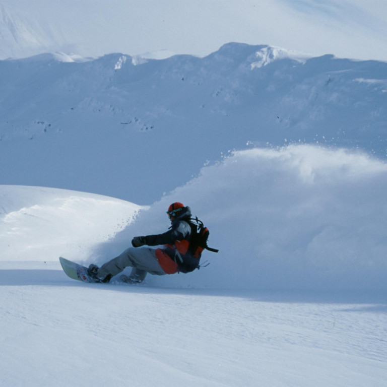 gogo-gossner-iceland-powder.jpg