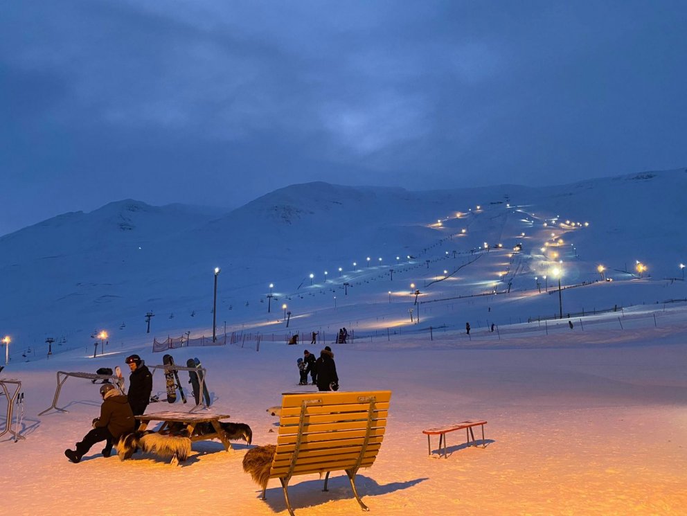 ATHUGIÐ - ákveðið hefur verið að framlengja forsölu vetrarkorta til og með 8. janúar