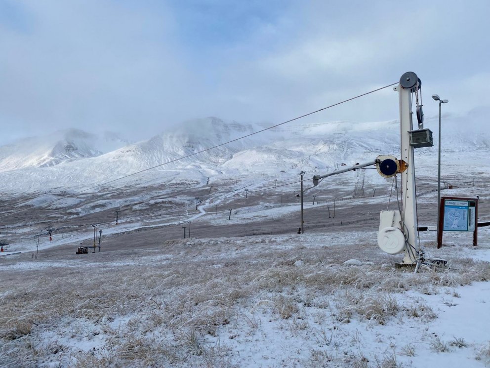 We are planning on opening for skiing from Fri 16th Dec 2022