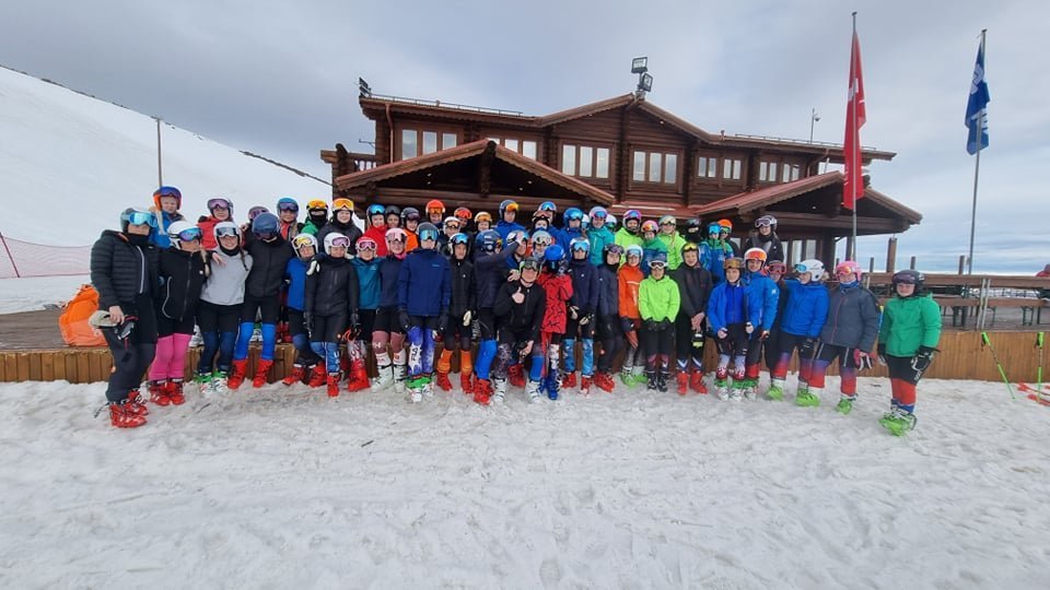 Fimmtíu og fjórir unglingar tóku þátt í æfingabúðum SKA dagana 18. - 20. apríl í aðdraganda Andrésar…