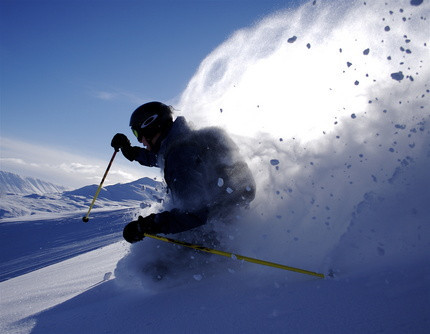 Hér hefur bætt á snjó og færið er frábært. Lausamjöllin bíður í Hlíðarfjalli :)