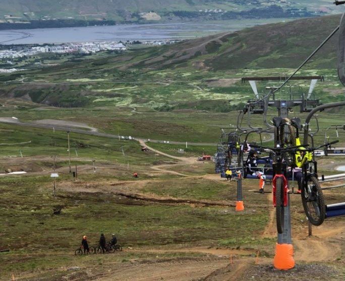 Sumaropnun í Hlíðarfjalli í júlí og ágúst