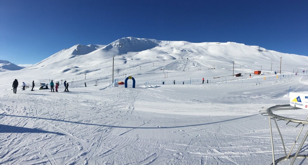 Miðasala fyrir föstudaginn 23. og laugardaginn 24. apríl.