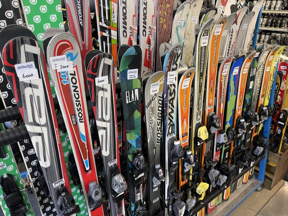 Sala á skíðabúnaði í Skíðaleigu