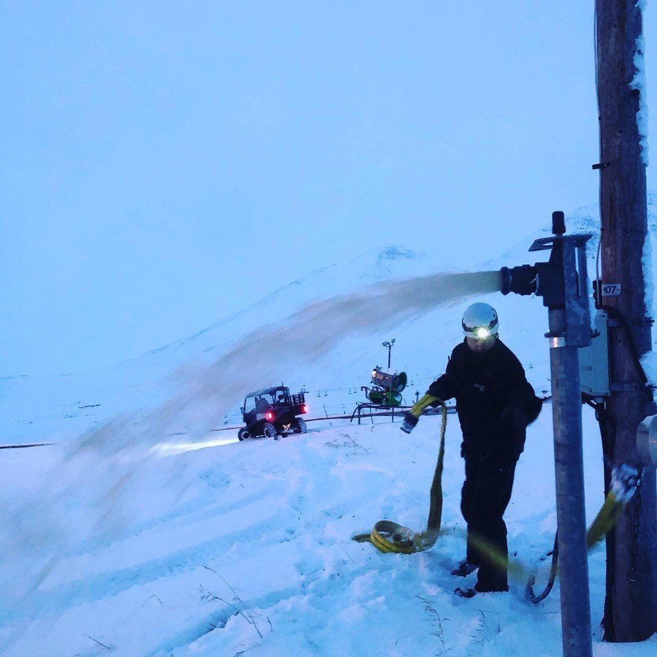 Varúð vegna útivistar í Hlíðarfjalli á meðan snjóframleiðslu stendur